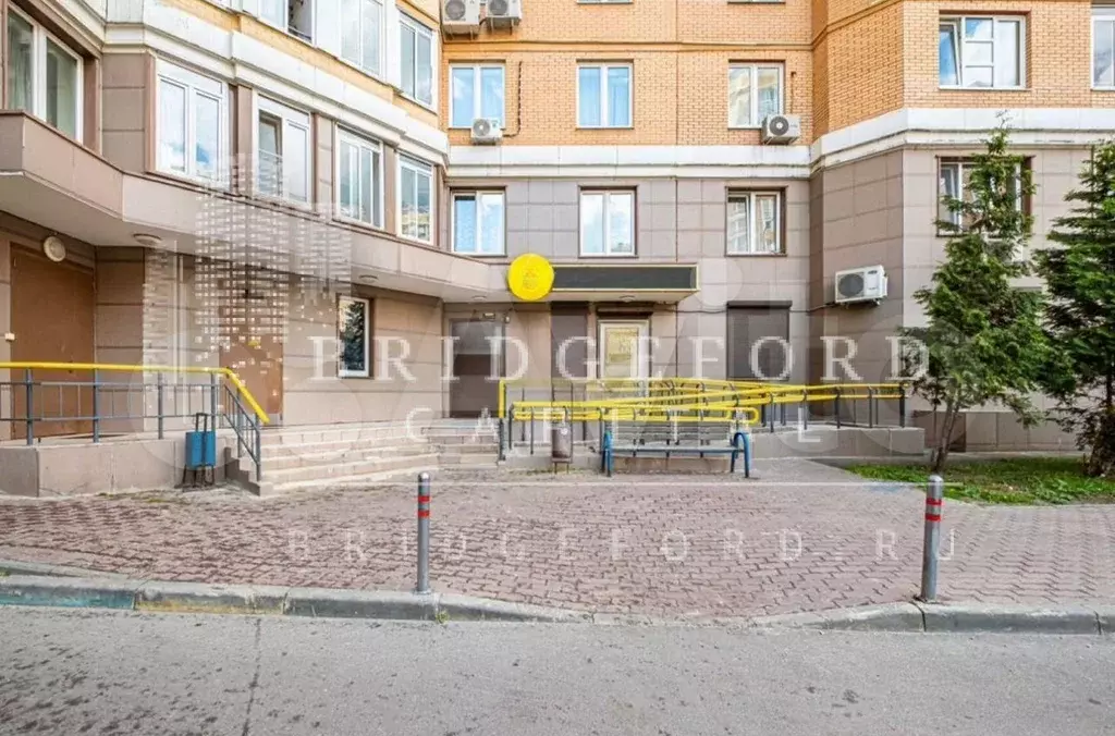 Продажа торгового помещения на Радиальной - Фото 1