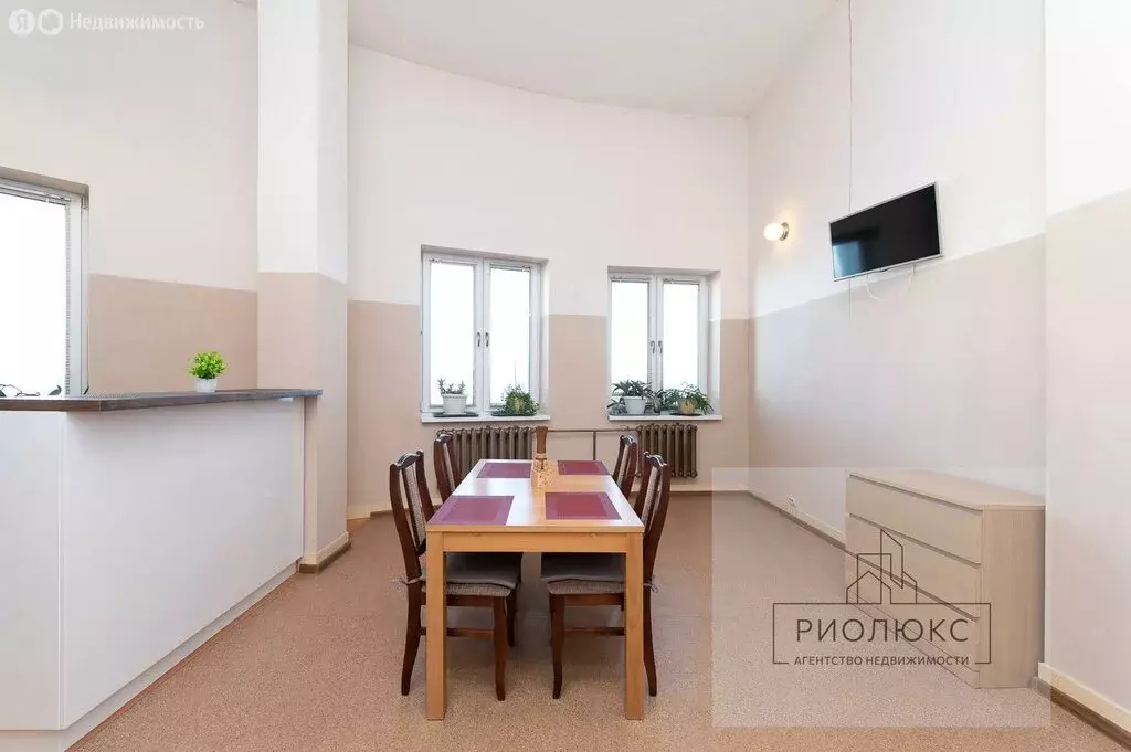 Квартира-студия: Магнитогорск, проспект Ленина, 135А (81 м) - Фото 2