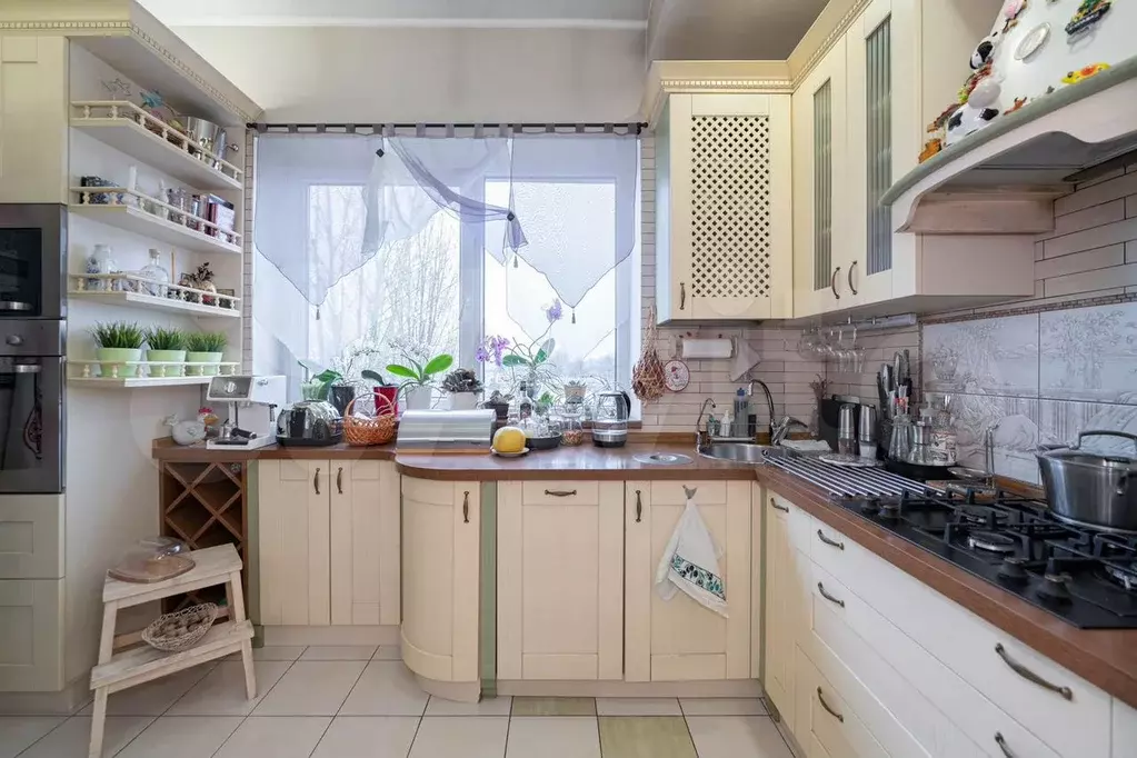 2-к. квартира, 70 м, 4/4 эт. - Фото 0