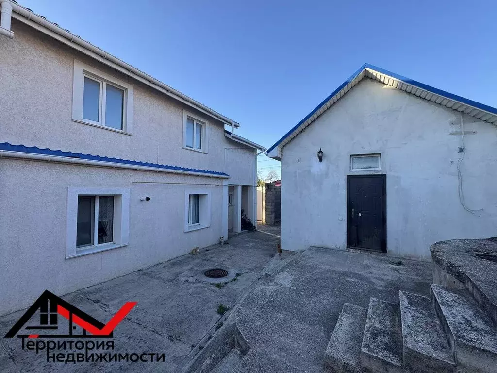 Дом в Севастополь ул. Авдеева, 71 (200 м) - Фото 1
