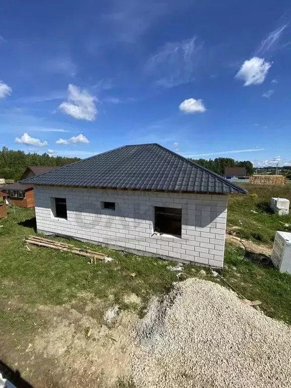 Дом в Калужская область, Калуга городской округ, д. Лихун ул. ... - Фото 0