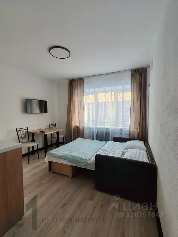 Студия Тюменская область, Тюмень ул. Мельникайте, 83 (21.2 м) - Фото 1