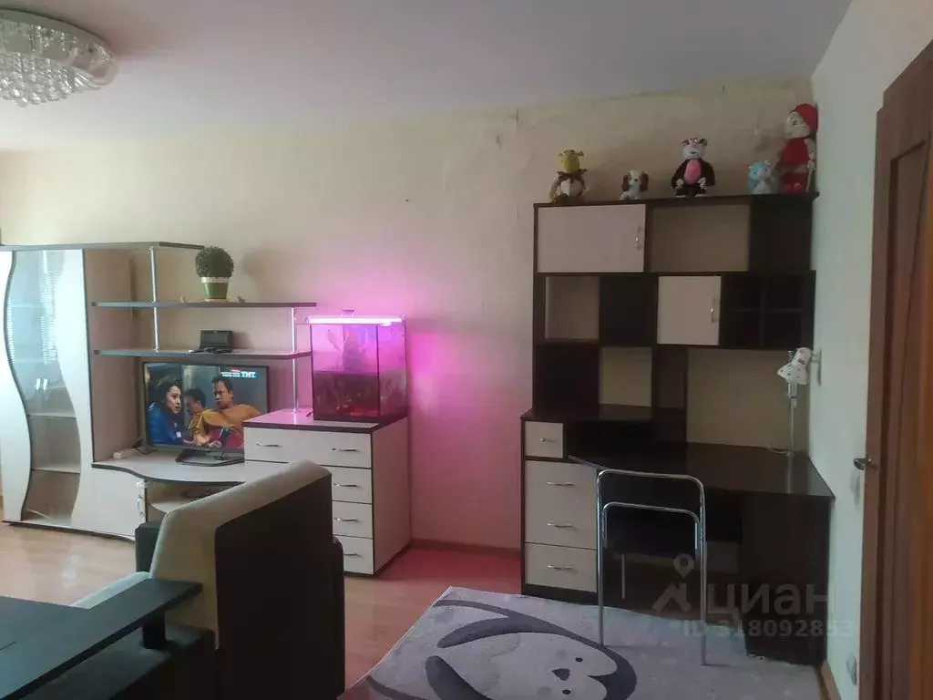 1-к кв. Калининградская область, Калининград Осенняя ул., 10 (45.0 м) - Фото 1