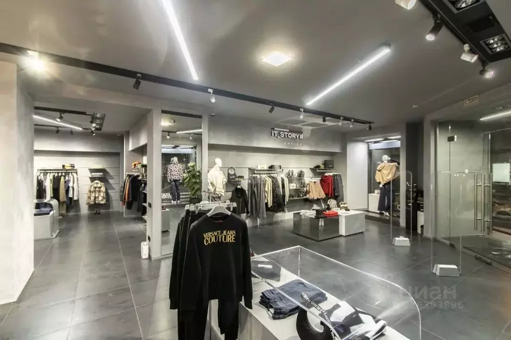 Торговая площадь в Тюменская область, Тюмень ул. Володарского, 17 (185 ... - Фото 1