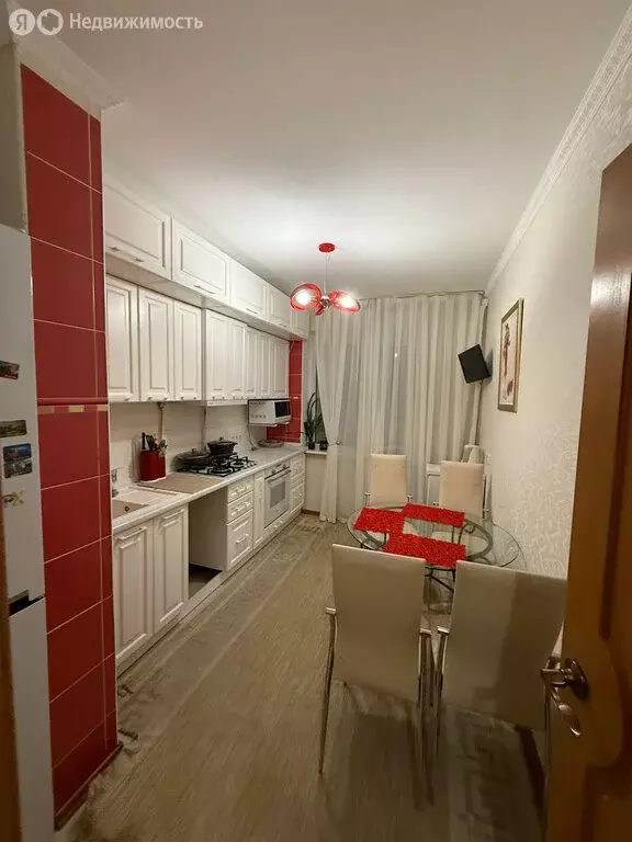 3-комнатная квартира: Симферополь, улица Маршала Жукова, 15 (61.2 м) - Фото 1