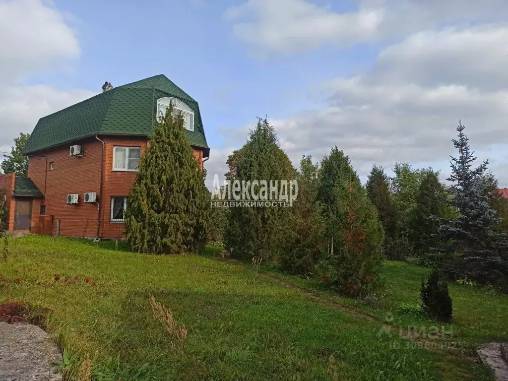 Дом в Ленинградская область, Лужский район, Толмачевское городское ... - Фото 1