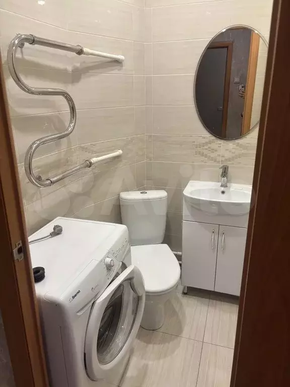 1-к. квартира, 40 м, 1/9 эт. - Фото 1