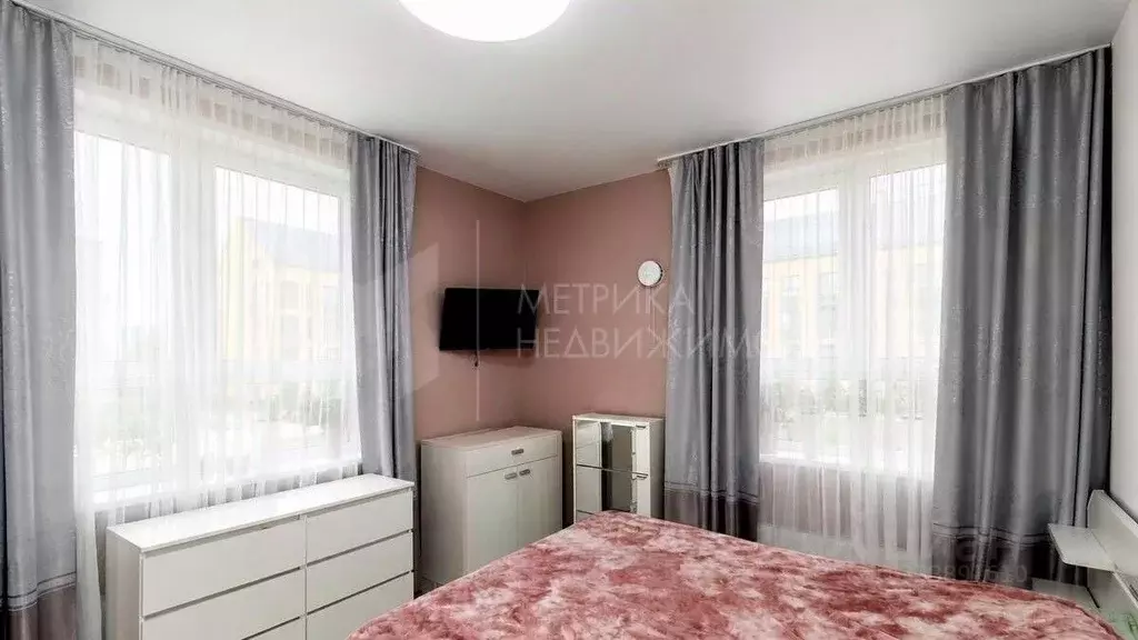 3-к кв. Тюменская область, Тюмень ул. Павла Шарова, 40 (83.0 м) - Фото 0