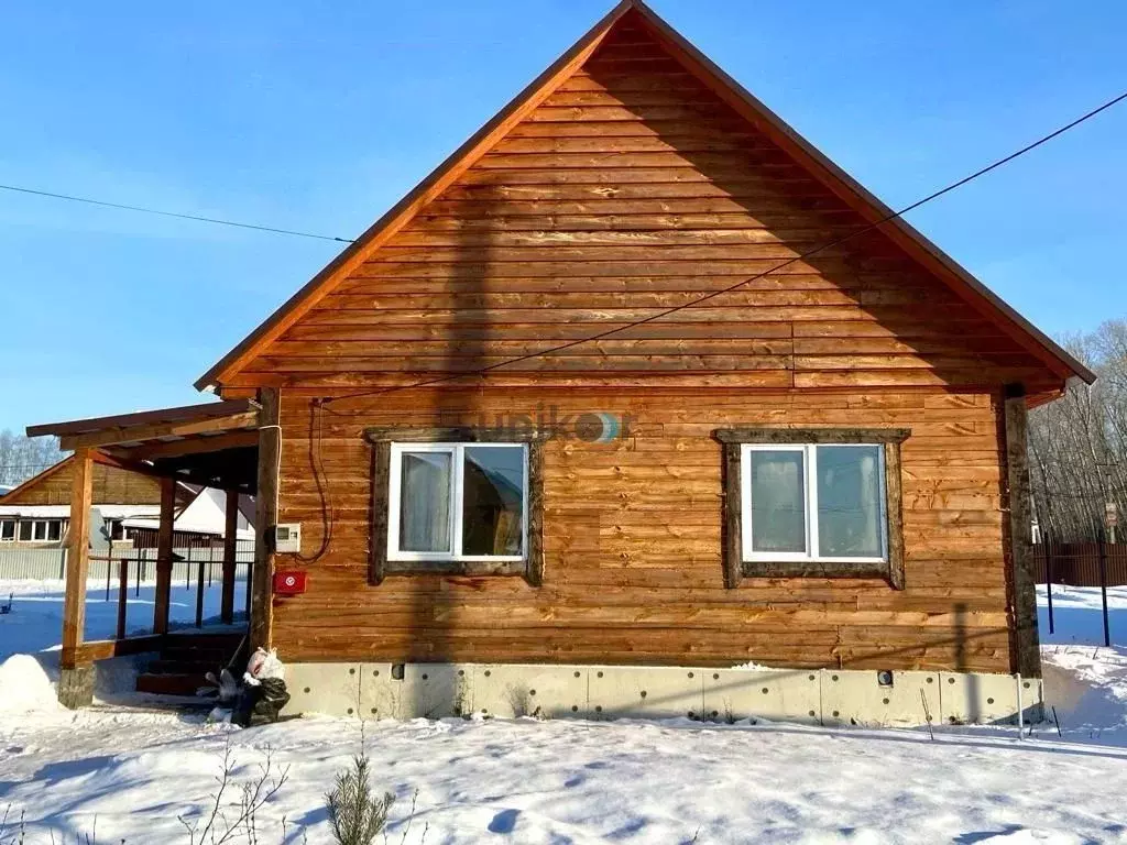 Дом в Башкортостан, Иглинский сельсовет, с. Иглино ул. Ленина (100 м) - Фото 0