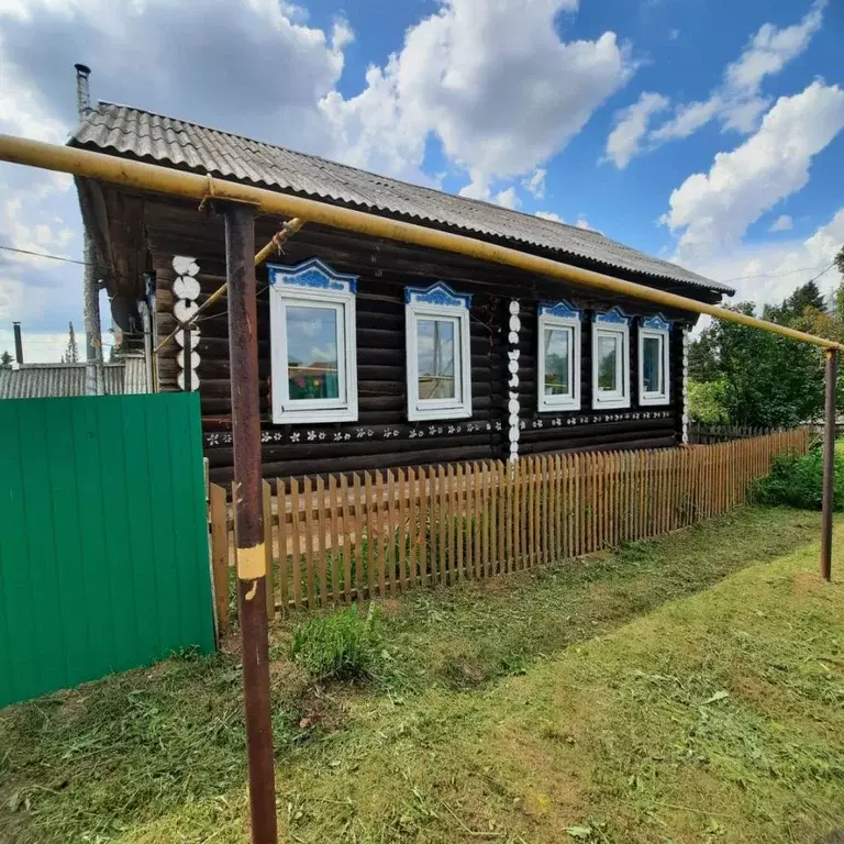Дом в Удмуртия, с. Шаркан ул. Чапаева, 2 (100 м) - Фото 1