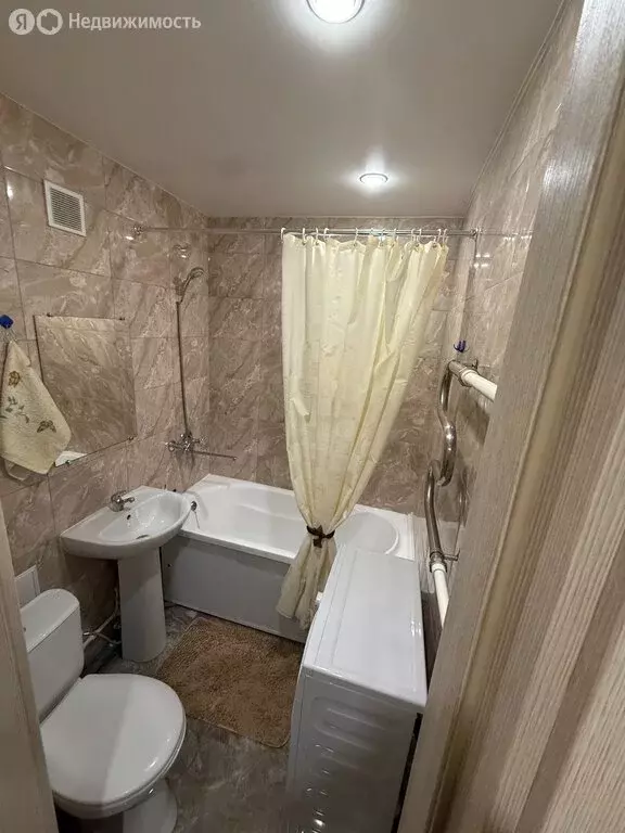 2-комнатная квартира: Екатеринбург, улица Челюскинцев, 33А (41 м) - Фото 1