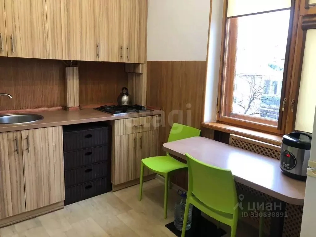 2-к кв. Крым, Симферополь ул. Троллейбусная (45.0 м) - Фото 1