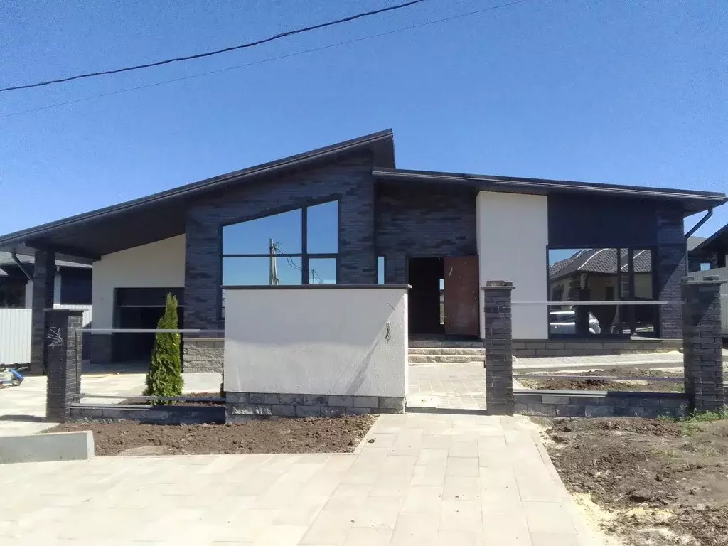 Дом в Белгородская область, Белгородский район, Дубовское с/пос, с. ... - Фото 1