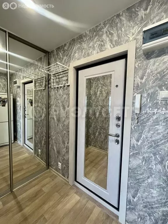 1-комнатная квартира: Мурманск, улица Зои Космодемьянской, 21 (29.4 м) - Фото 0