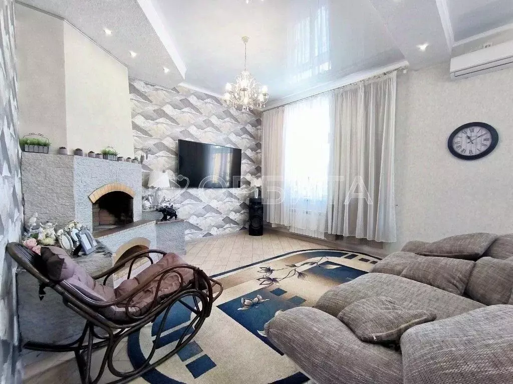 Дом в Тюменская область, Тюмень ул. Угорская, 56 (223 м) - Фото 1