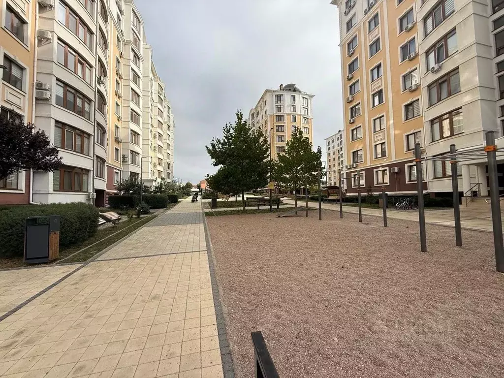 4-к кв. Крым, Симферополь ул. Битакская, 17А (220.0 м) - Фото 1