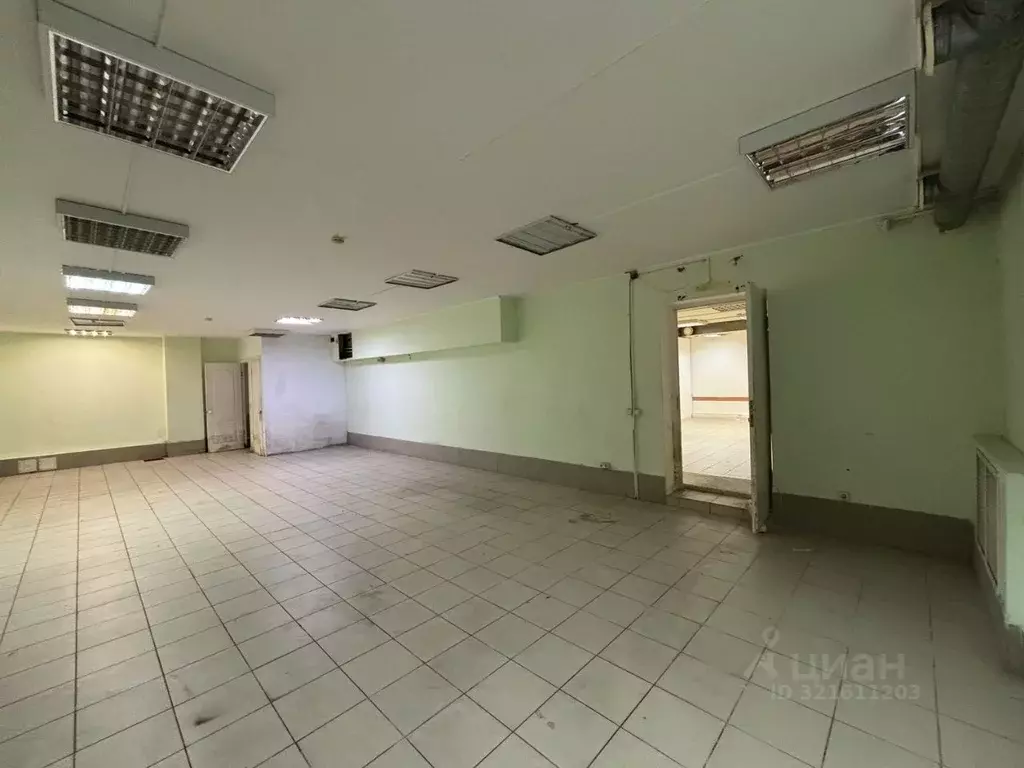 Помещение свободного назначения в Новгородская область, Великий ... - Фото 0
