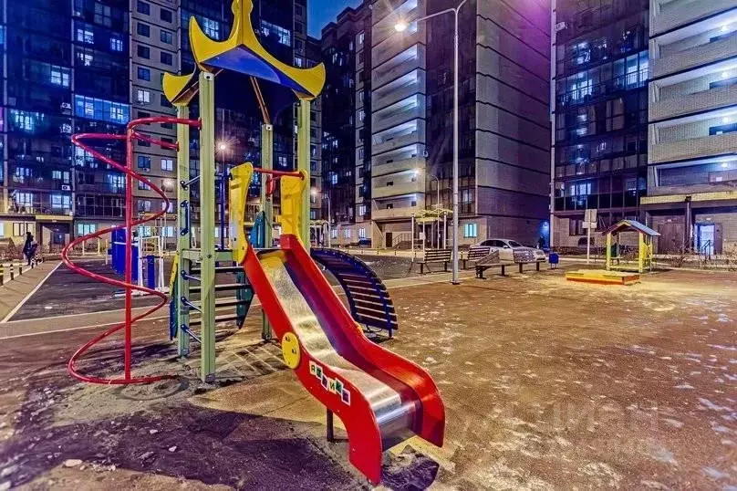 2-к кв. Татарстан, Казань ул. Рауиса Гареева, 102к2 (57.0 м) - Фото 1