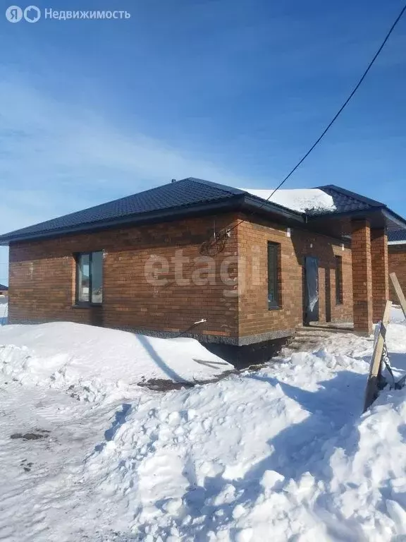 Дом в Иглинский район, Акбердинский сельсовет, деревня Блохино (100 м) - Фото 1