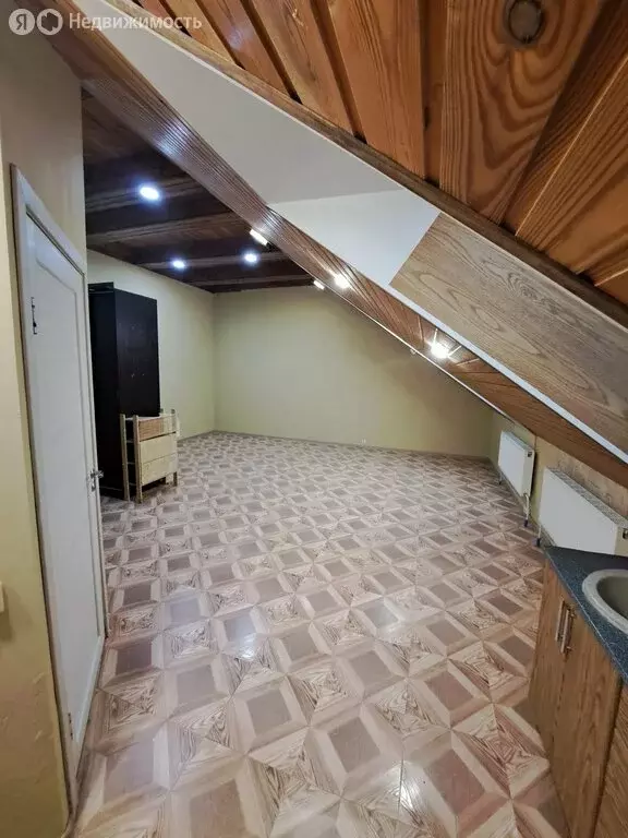 Квартира-студия: Екатеринбург, улица Очеретина, 11 (38 м) - Фото 1