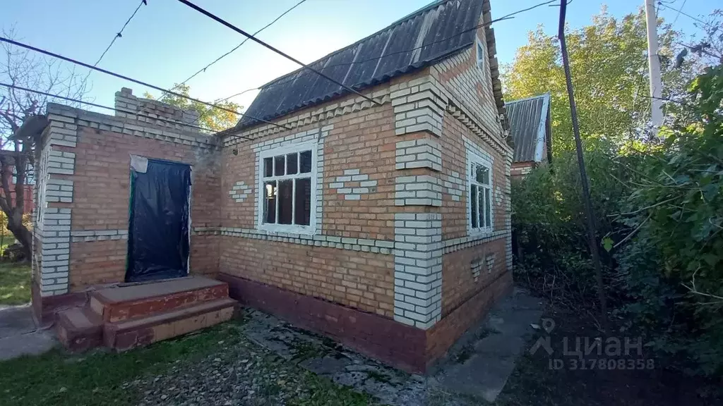 Дом в Ростовская область, Азов Азовский район, ул. Грушевая (27 м) - Фото 1