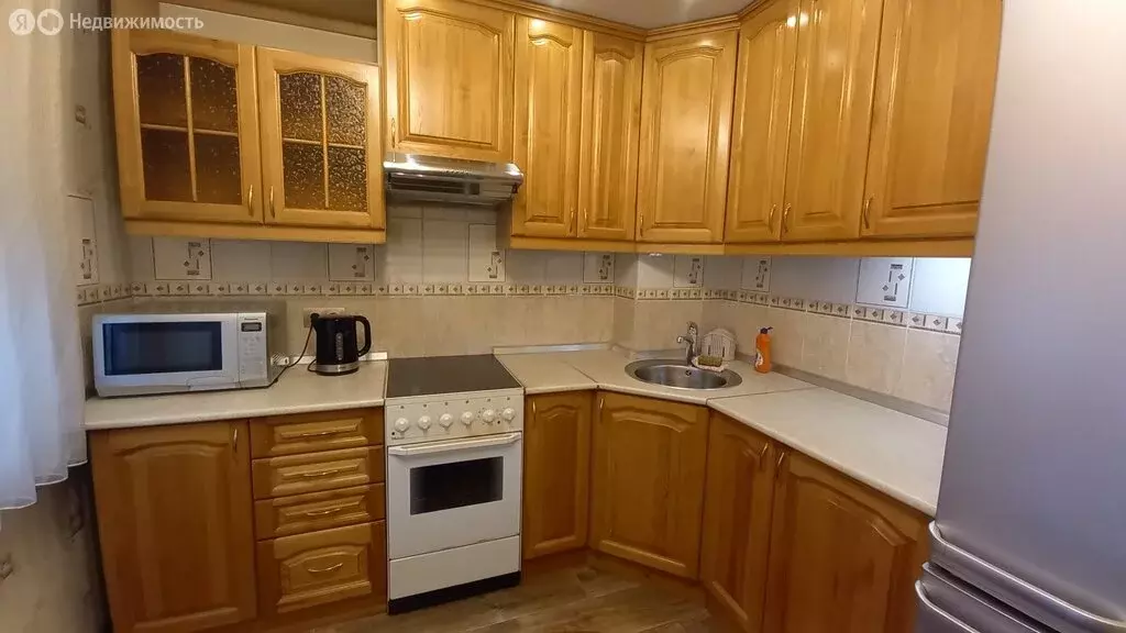 2-комнатная квартира: Мурманск, улица Адмирала Флота Лобова, 45 (48 м) - Фото 1