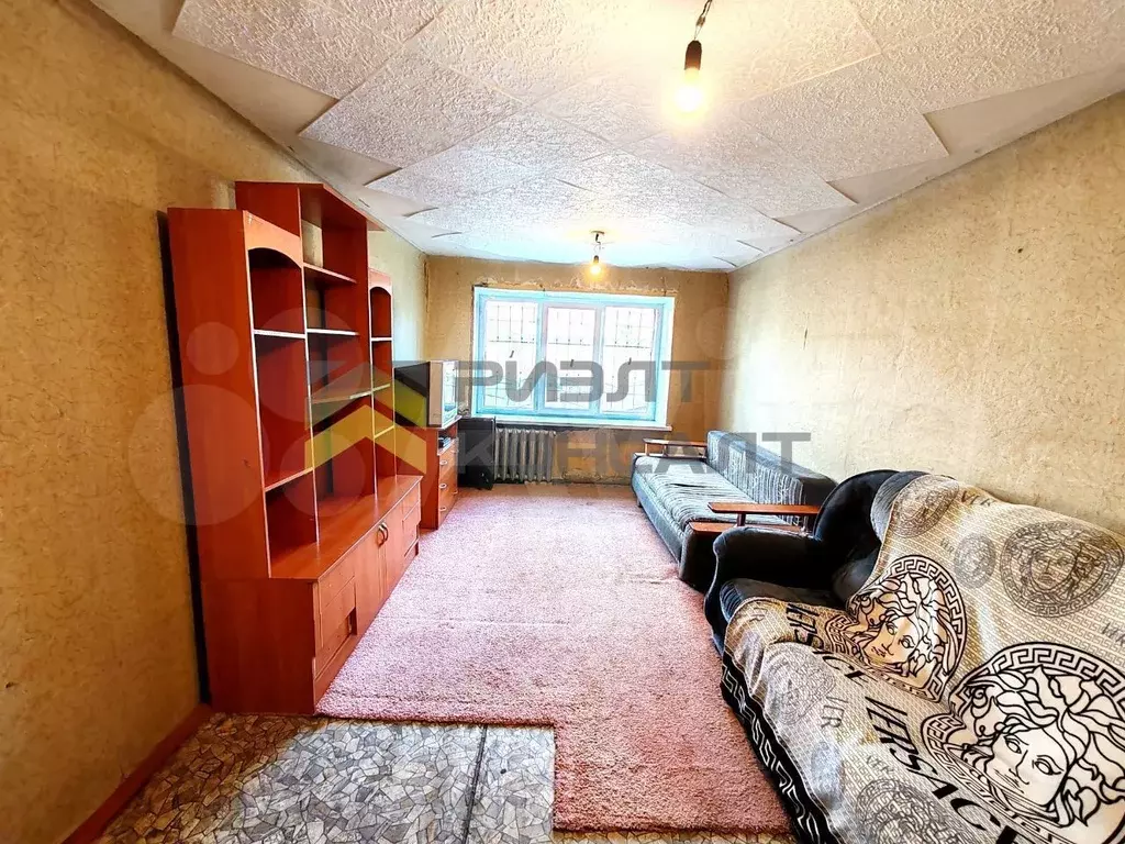 Комната 17,2 м в 9-к., 2/5 эт. - Фото 1