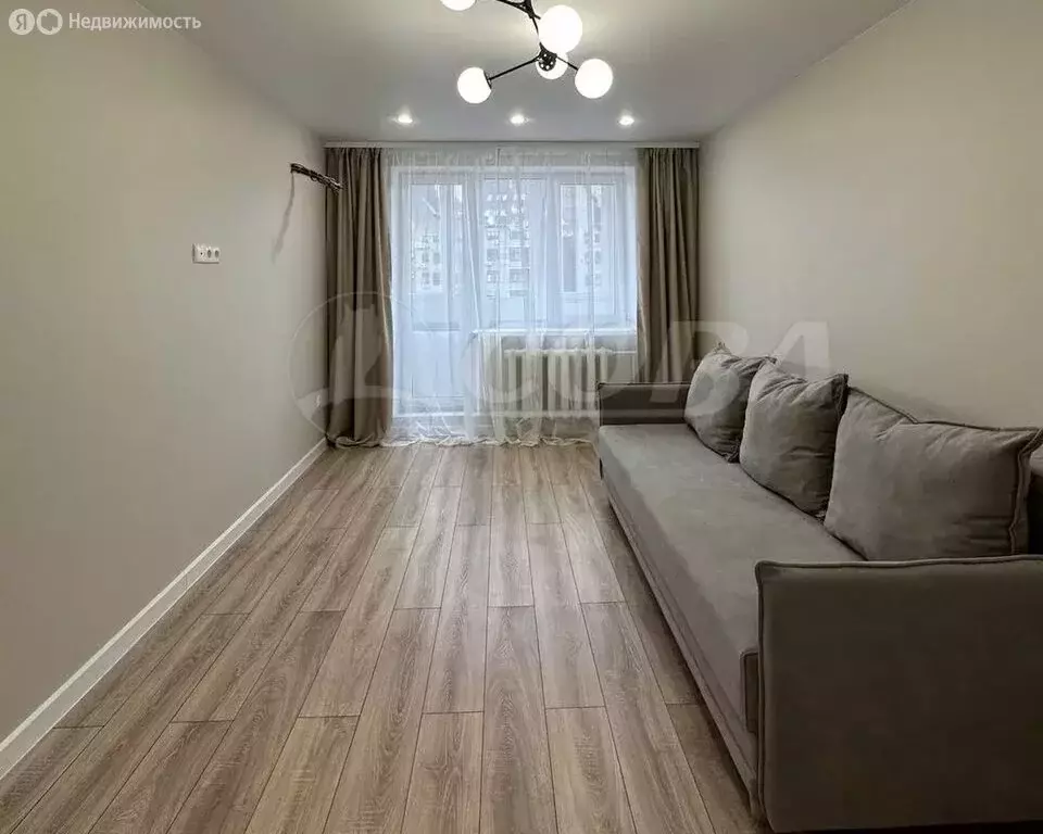 2-комнатная квартира: Тюмень, улица Александра Логунова, 18 (51.6 м) - Фото 1