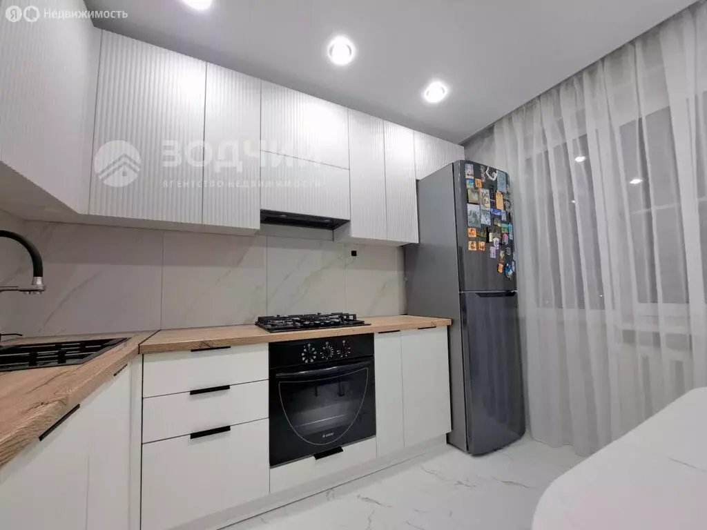 3-комнатная квартира: Чебоксары, Кукшумская улица, 25 (65.7 м) - Фото 1