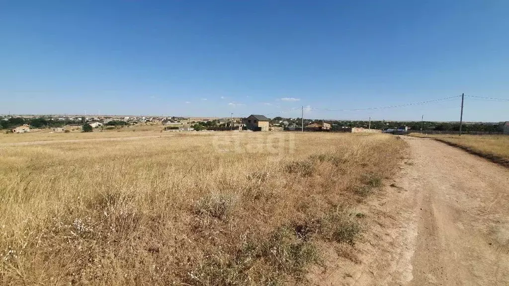 Участок в Крым, Черноморское пгт ул. Тындинская (8.0 сот.) - Фото 1