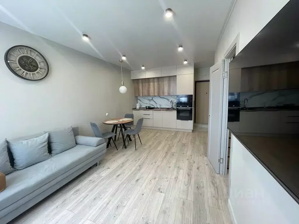 1-к кв. Татарстан, Казань ул. Мансура Хасанова, 15 (40.0 м) - Фото 0