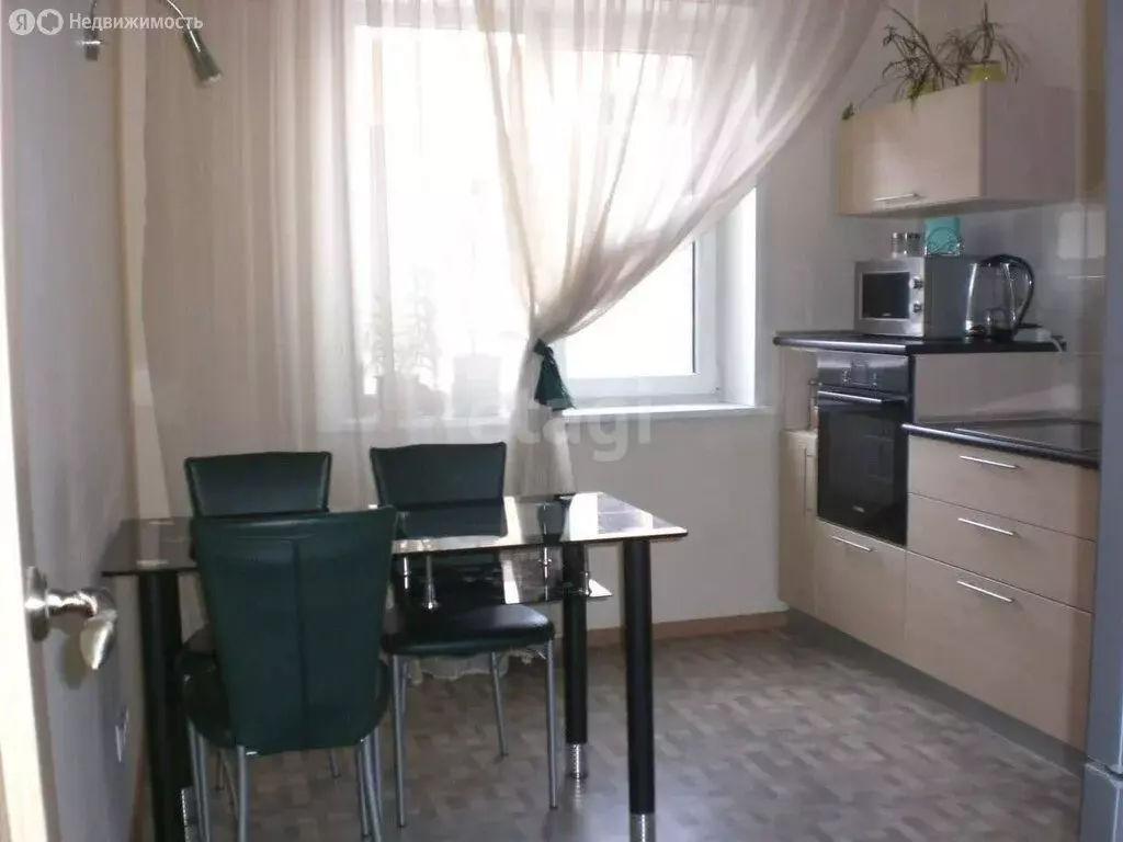 3-комнатная квартира: Новосибирск, улица Сакко и Ванцетти, 42 (66 м) - Фото 1