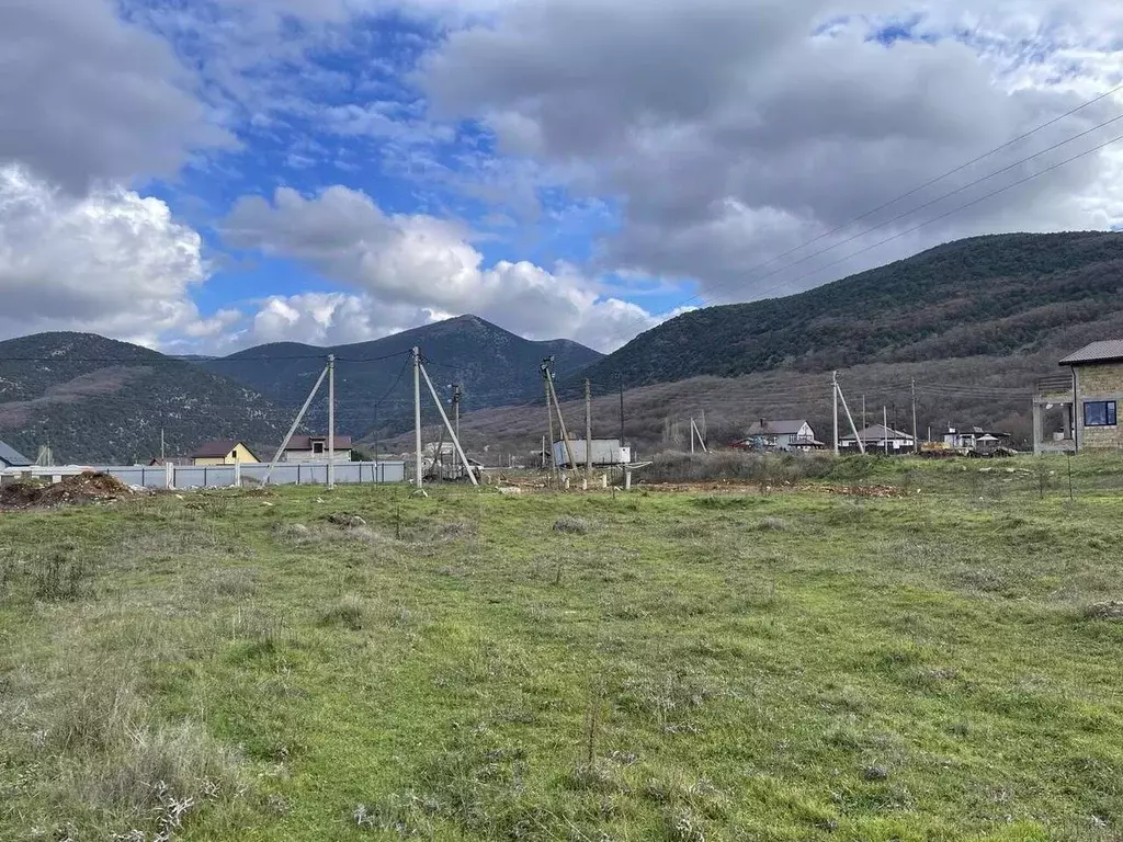 Участок в Севастополь с. Родниковское, ул. Менгирская (5.0 сот.) - Фото 1