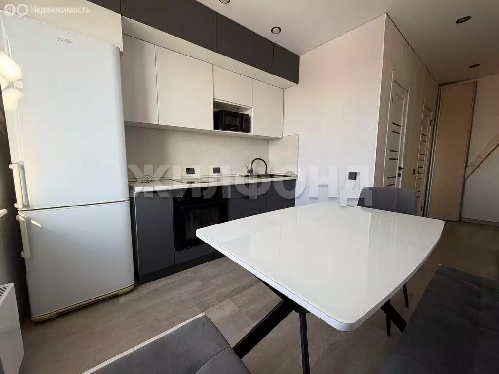 2-комнатная квартира: Абакан, Вокзальная улица, 16 (56.9 м) - Фото 2