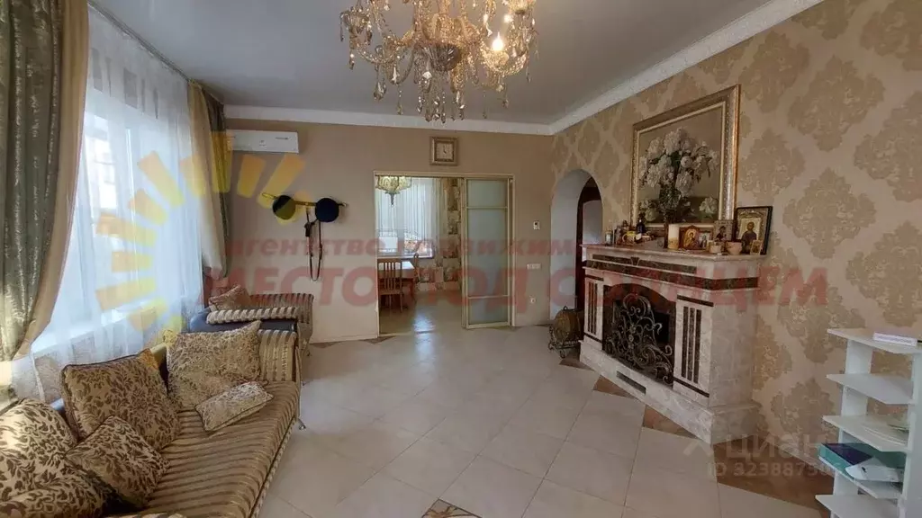 Дом в Краснодарский край, Ейск Ромашковая ул. (200 м) - Фото 1