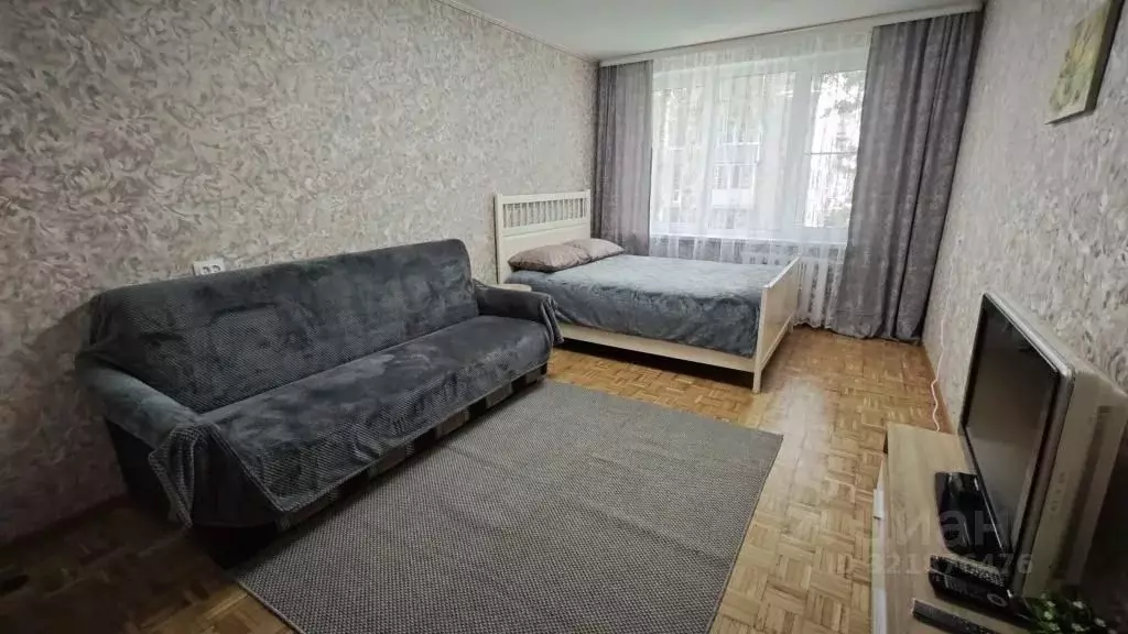 2-к кв. Ленинградская область, Тихвин 4-й мкр, 37 (45.0 м) - Фото 0