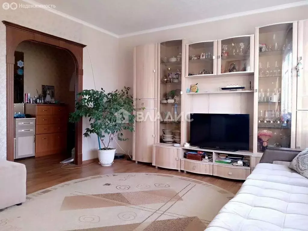 3-комнатная квартира: Нижнекамск, улица Мурадьяна, 34 (64 м) - Фото 0