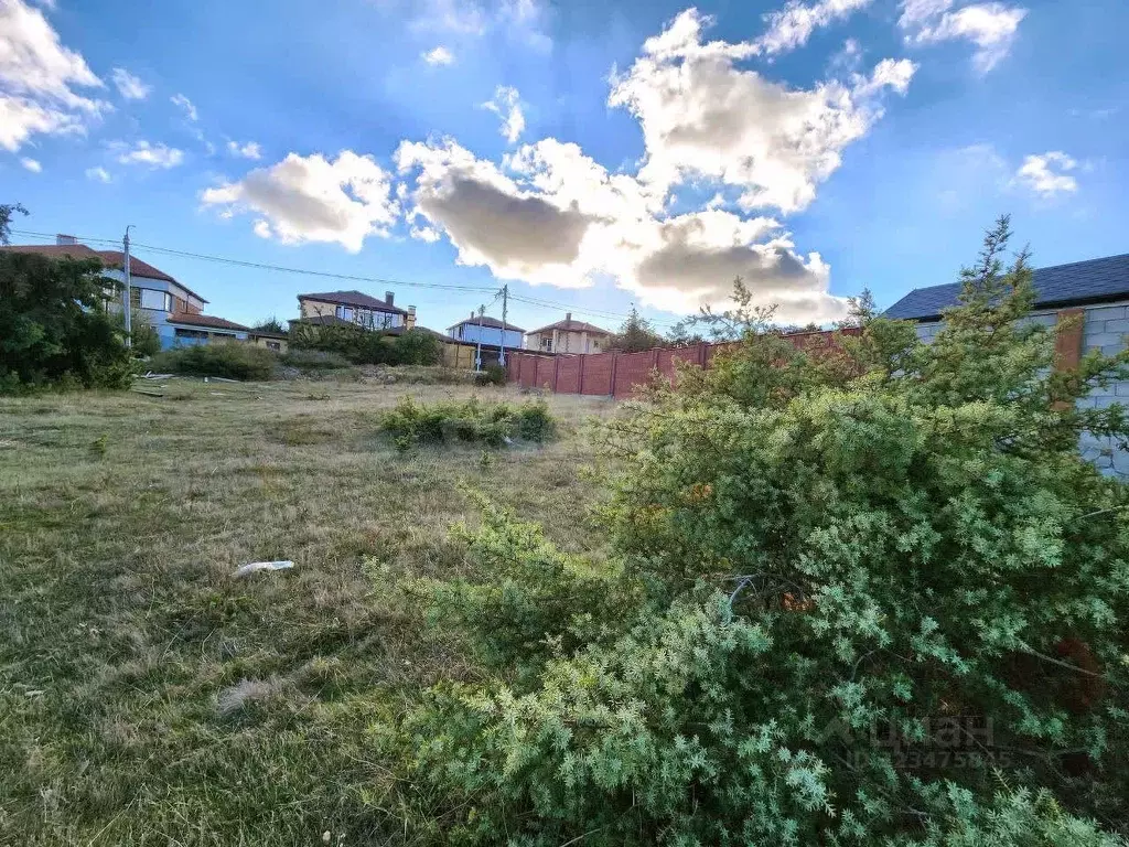 Участок в Севастополь ул. Ирисовая, 5 (10.0 сот.) - Фото 1