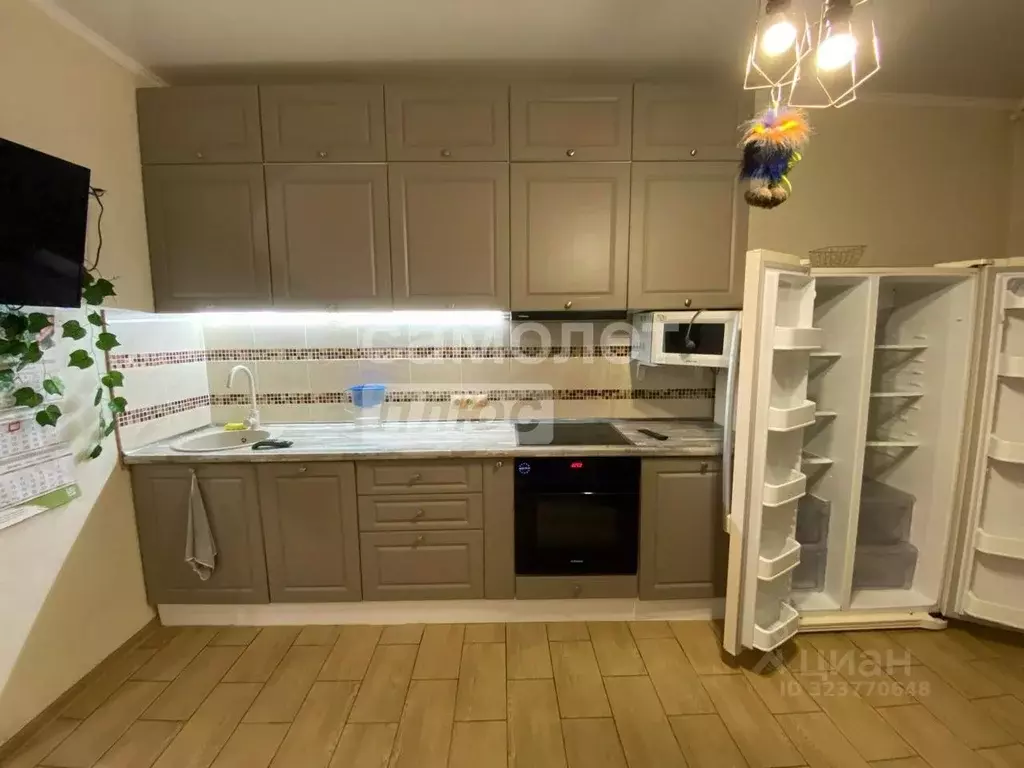 2-к кв. Омская область, Омск просп. Комарова, 11 (58.8 м) - Фото 1