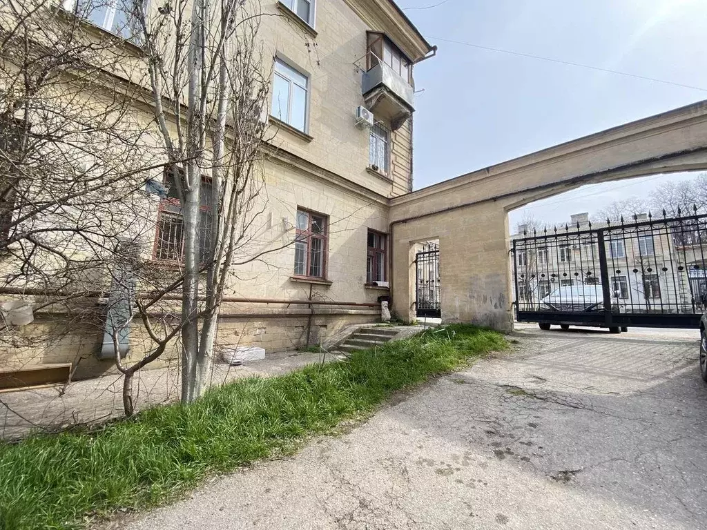 Гараж в Севастополь ул. Гоголя, 6 (15 м) - Фото 1