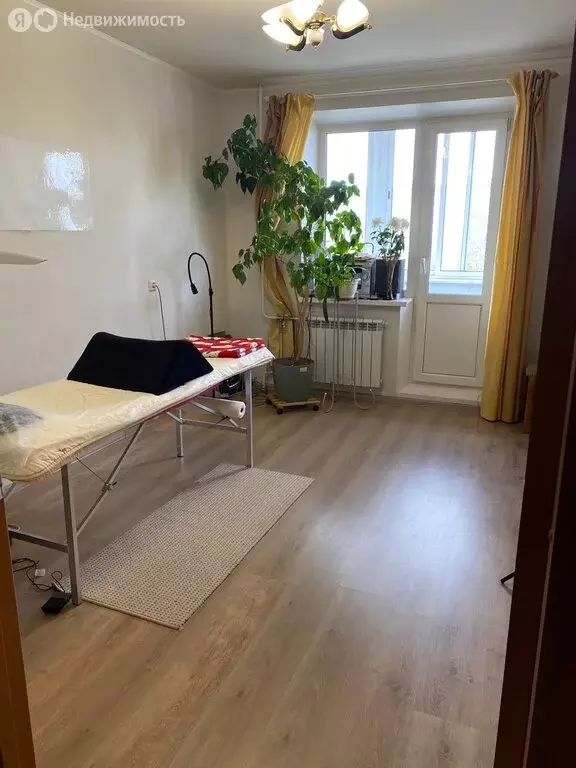 3-комнатная квартира: Колпино, улица Ижорского Батальона, 16 (89.5 м) - Фото 0