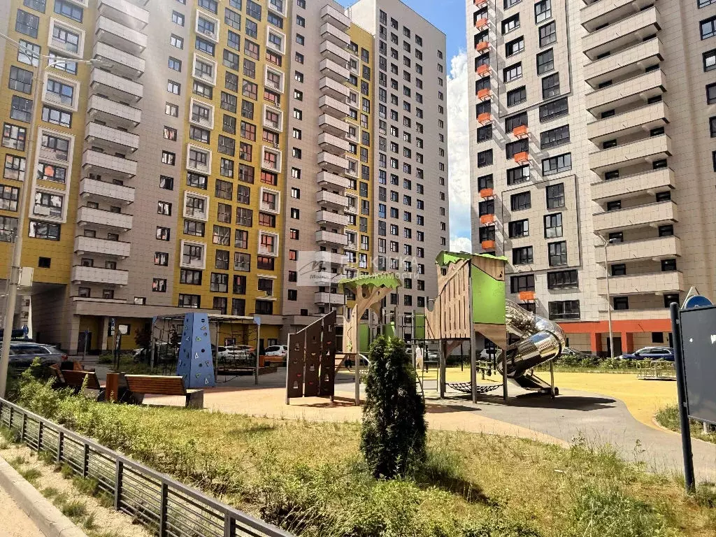 Продается 4-комнатная квартира - Фото 2