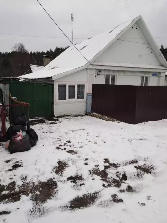 Дом в Брянская область, Жуковка Сельская ул. (67 м) - Фото 0