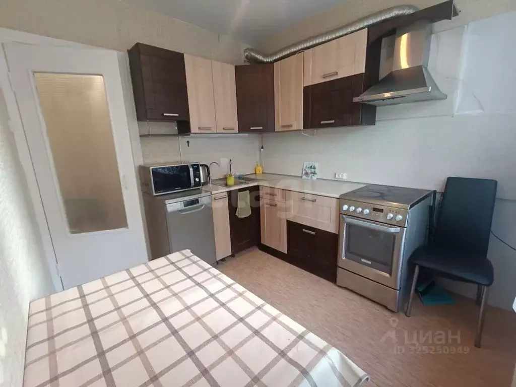 2-к кв. Тюменская область, Тюмень Мельничная ул., 24 (42.0 м) - Фото 1