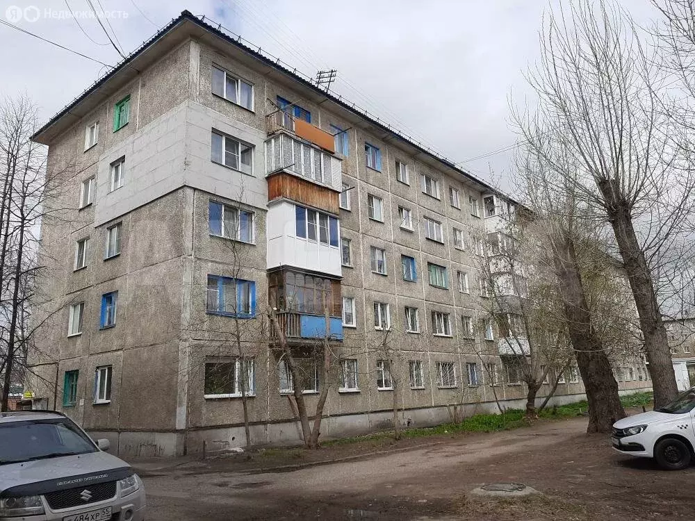 3-комнатная квартира: Омск, улица Химиков, 52 (49 м) - Фото 0