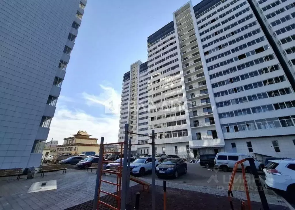 3-к кв. Бурятия, Улан-Удэ ул. Бабушкина, 1к2 (79.5 м) - Фото 0