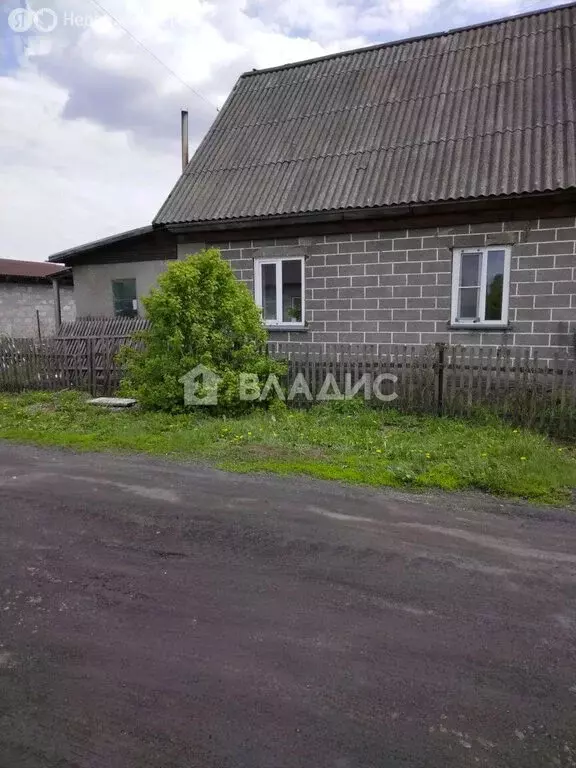 Дом в село Малоенисейское, Лесная улица (65 м) - Фото 1