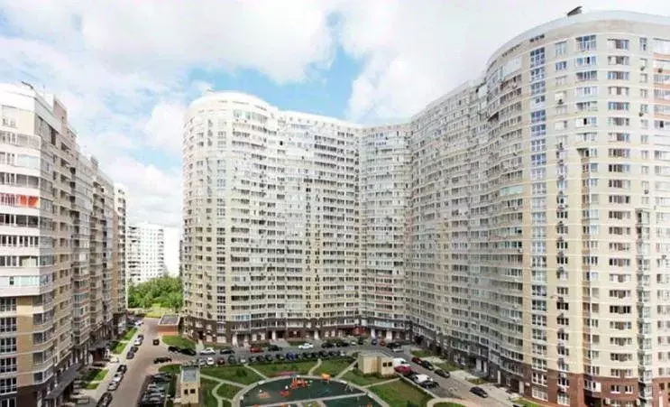 3-к кв. Москва ул. Покрышкина, 8к1 (145.0 м) - Фото 0