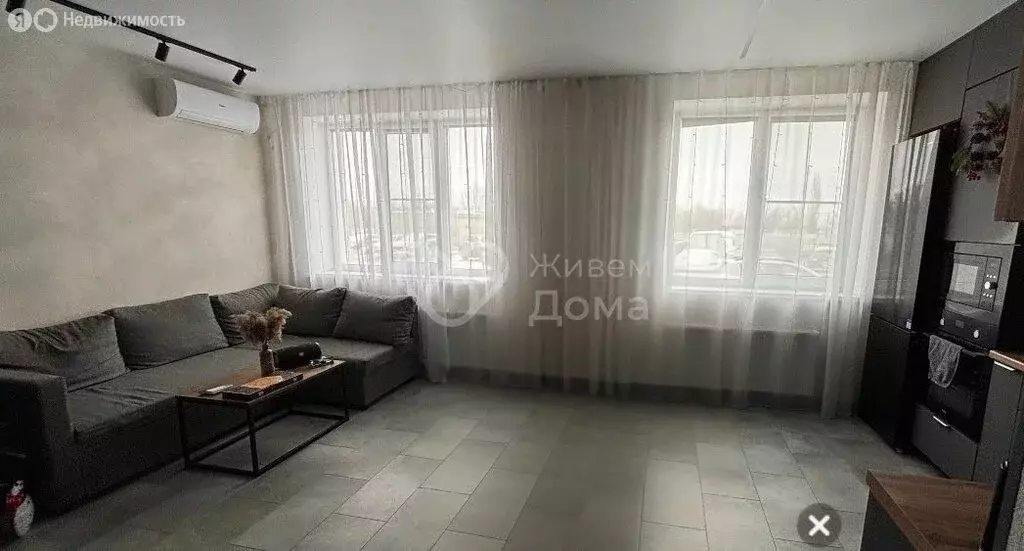 3-комнатная квартира: Волгоград, улица Гаря Хохолова, 1 (76.3 м) - Фото 1