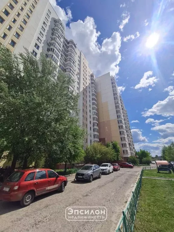 2-к кв. Курская область, Курск просп. Вячеслава Клыкова, 39 (55.9 м) - Фото 0